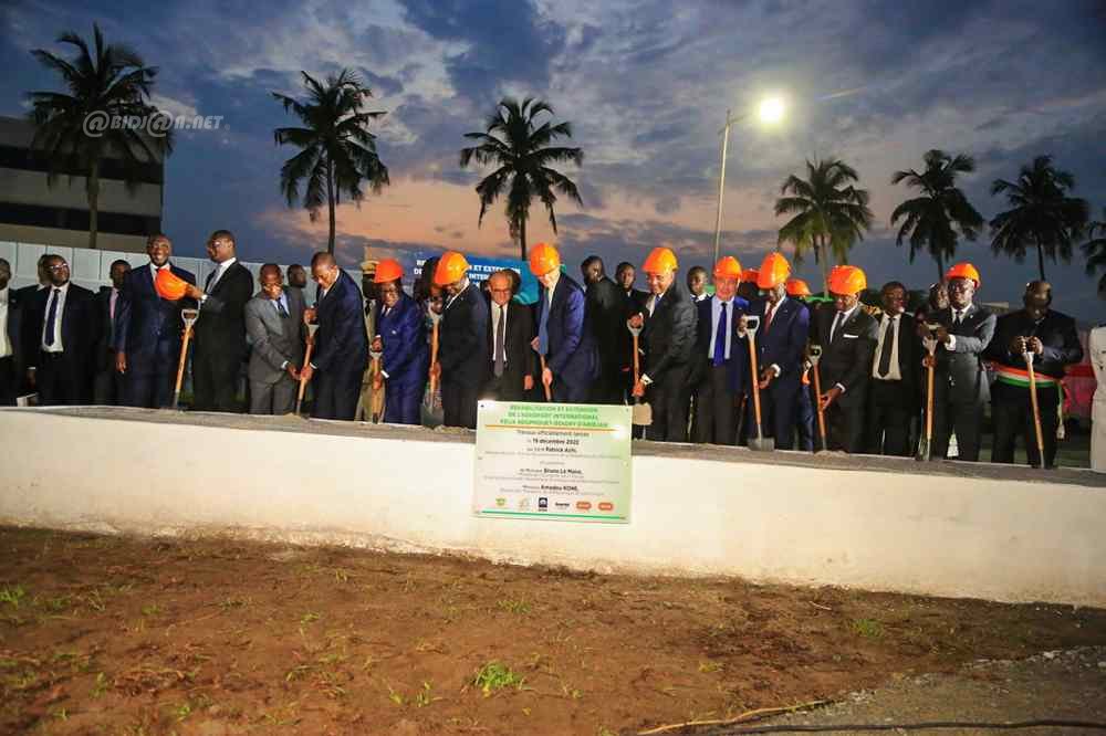 Aéroport Félix Houphouët-Boigny d’Abidjan : le Premier Ministre Patrick Achi lance la 3ème phase de l’extension.