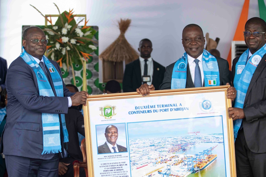 inauguration-par-le-vice-president-du-2eme-terminal-a-conteneurs-du-port-d-_egbph5qcdnd (1)