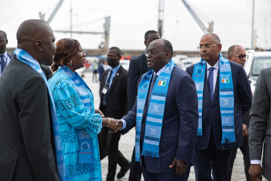 inauguration-par-le-vice-president-du-2eme-terminal-a-conteneurs-du-port-d-_yieivc382k