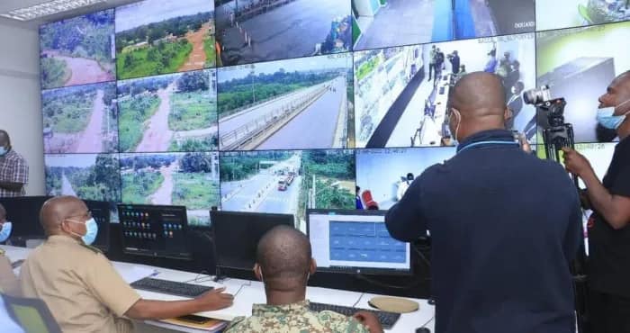 Côte d’Ivoire : 200 caméras et des radars pour combattre contre l’incivisme sur les routes dans Grand Abidjan.