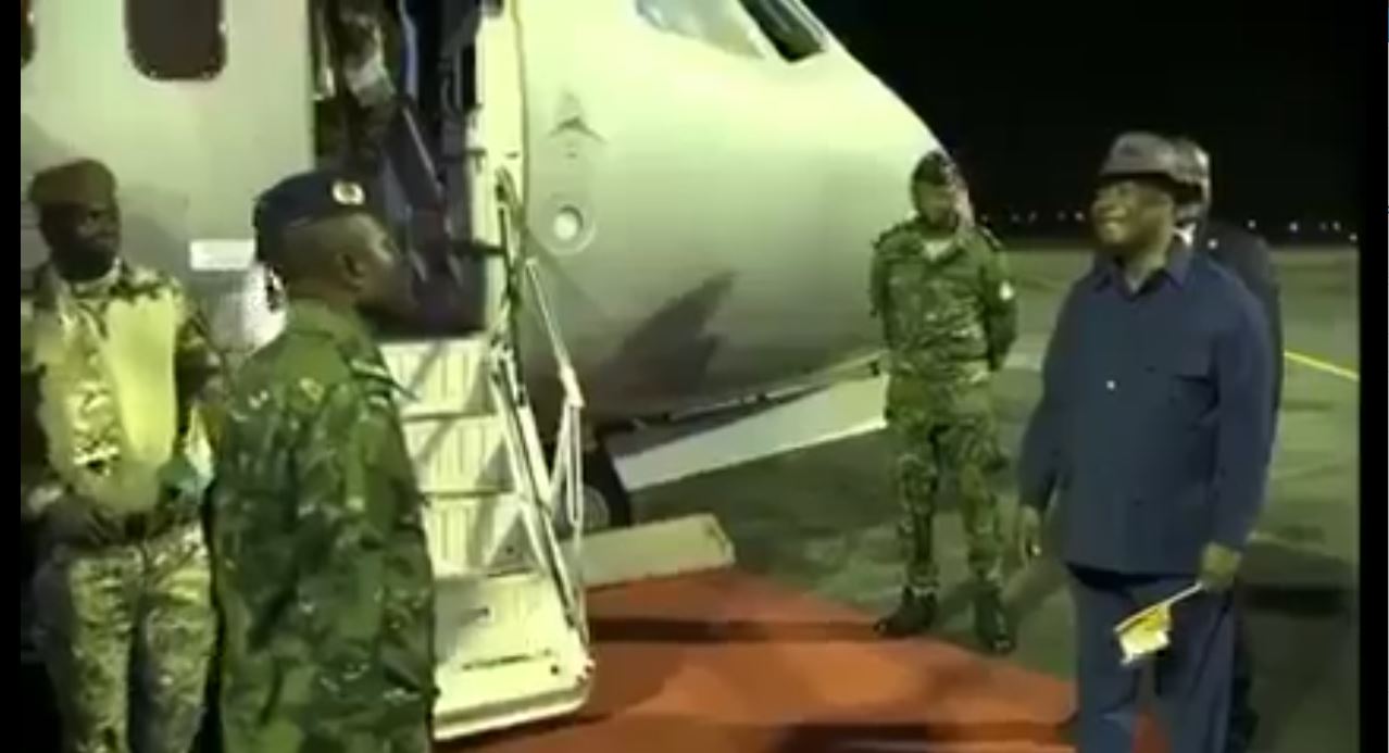 arrivee-des-46-soldats-ivoiriens-a-l-aeroport-felix-houphouet-boigny_12