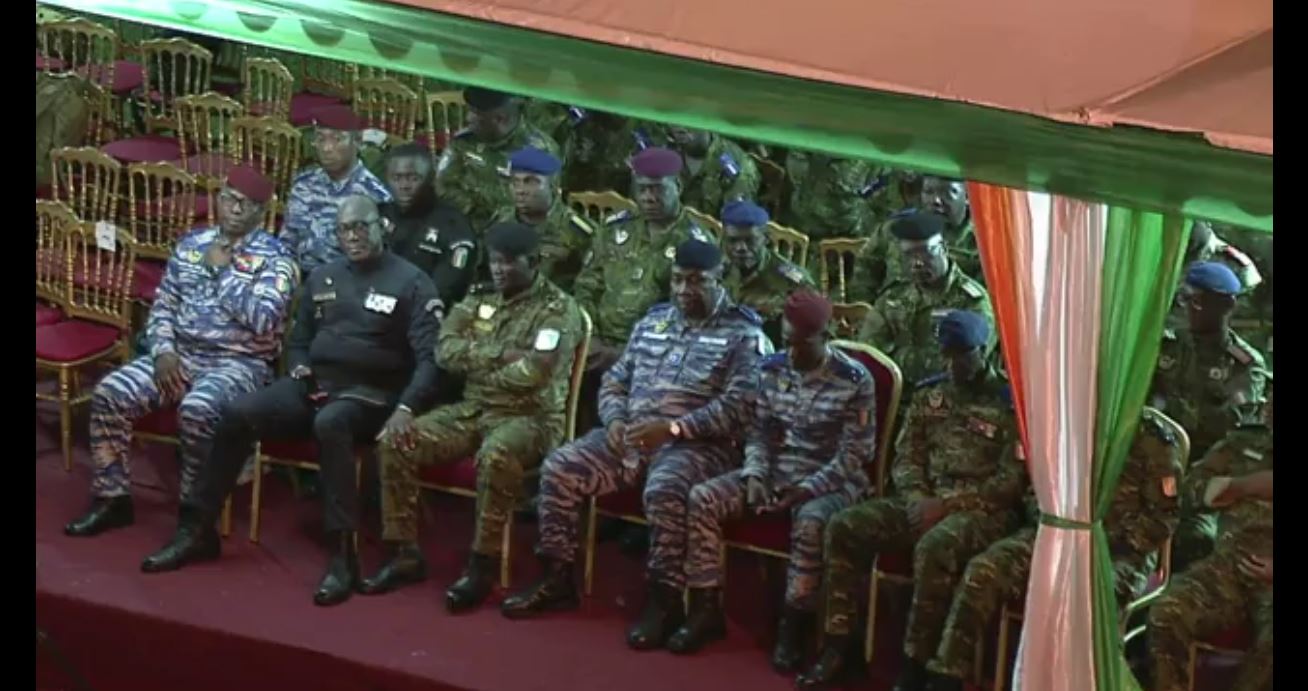 arrivee-des-46-soldats-ivoiriens-a-l-aeroport-felix-houphouet-boigny_41