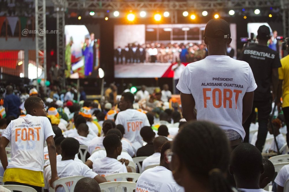 ceremonie-dhommage-au-president-ouattara-et-aux-49-soldats-ivoiriens-revenu_0ikeebw6ke0g
