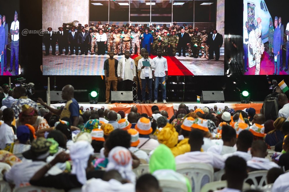 ceremonie-dhommage-au-president-ouattara-et-aux-49-soldats-ivoiriens-revenu_1wsmkz3k3l2