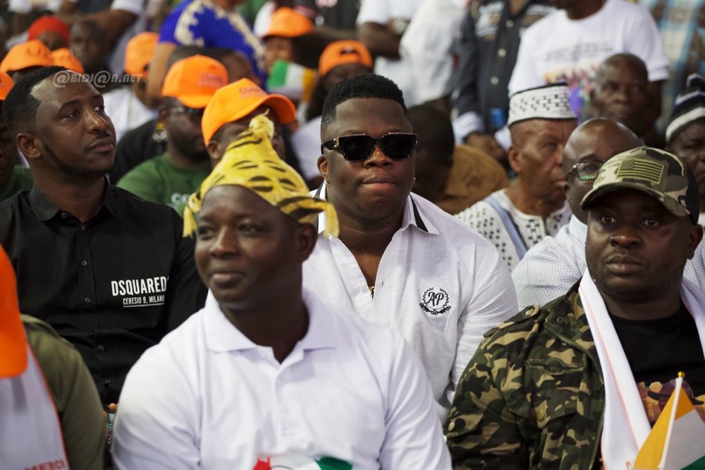 ceremonie-dhommage-au-president-ouattara-et-aux-49-soldats-ivoiriens-revenu_3p2qvthgdyg
