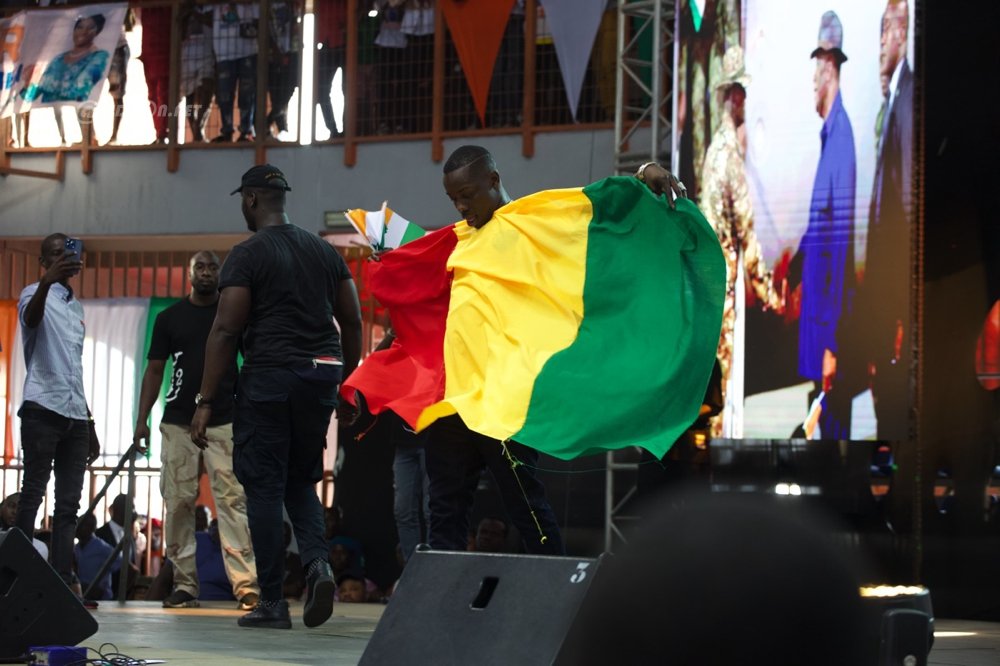 ceremonie-dhommage-au-president-ouattara-et-aux-49-soldats-ivoiriens-revenu_bux91ue1hqp