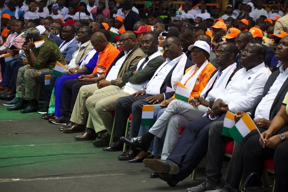 ceremonie-dhommage-au-president-ouattara-et-aux-49-soldats-ivoiriens-revenu_c1h6eps921t