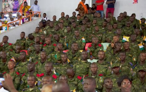 Hommage au chef de l’État et aux 49 soldats : Les grandes leçons d’une cérémonie inoubliable.