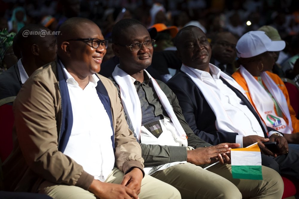 ceremonie-dhommage-au-president-ouattara-et-aux-49-soldats-ivoiriens-revenu_muc7s57m9fi