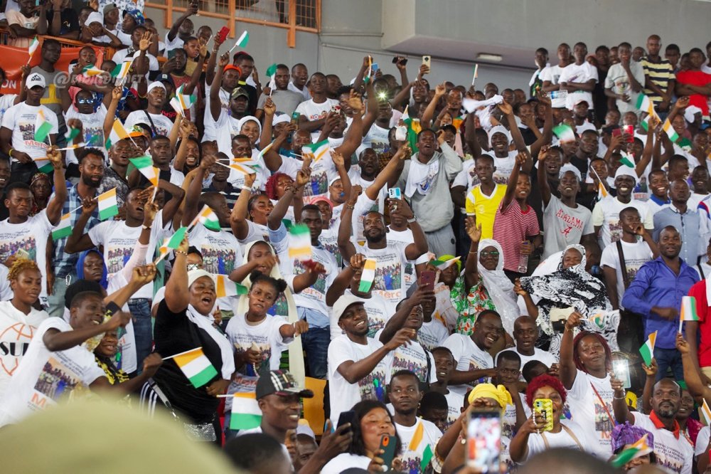 ceremonie-dhommage-au-president-ouattara-et-aux-49-soldats-ivoiriens-revenu_sx5ze1n6snc