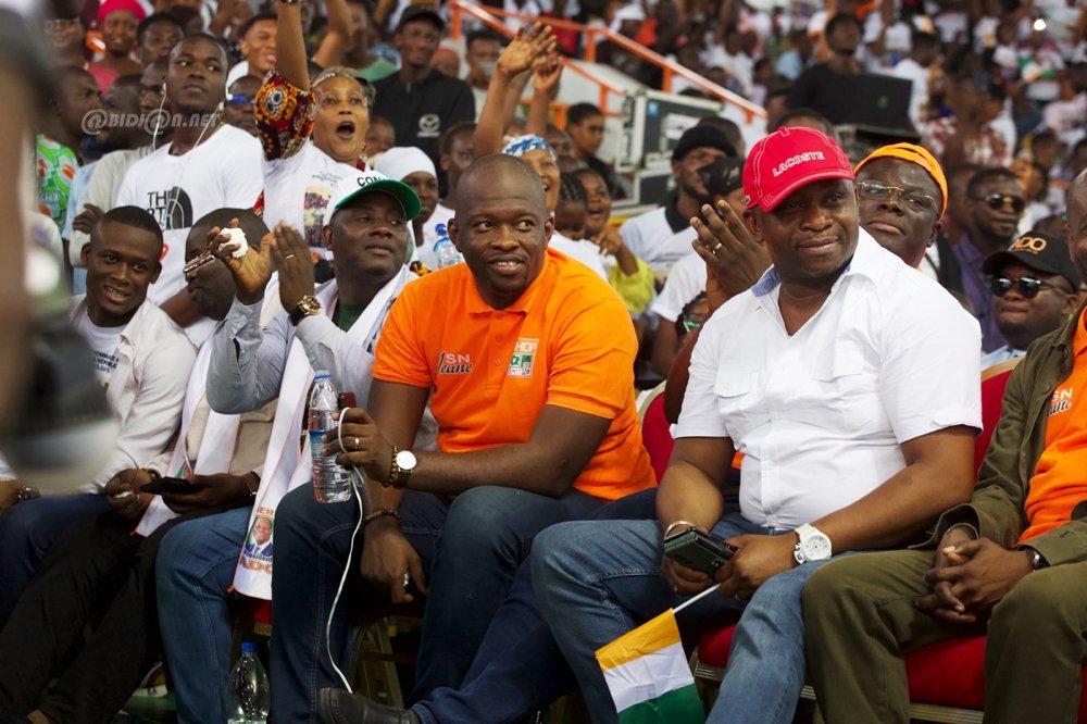 ceremonie-dhommage-au-president-ouattara-et-aux-49-soldats-ivoiriens-revenu_ubh695v23ip