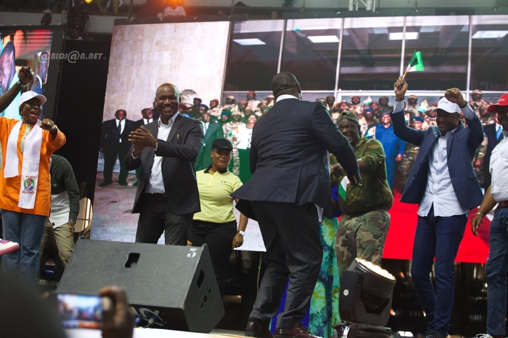 ceremonie-dhommage-au-president-ouattara-et-aux-49-soldats-ivoiriens-revenu_wtx4uyybz9s