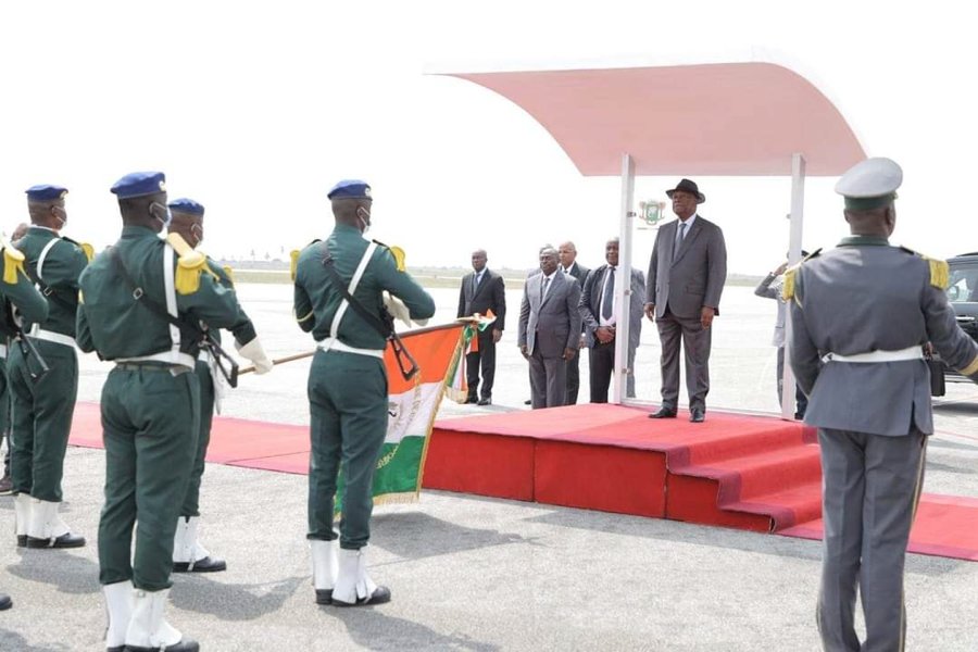 cote-d-ivoire-depart-du-president-alassane-ouattara-en-france_zcukirhop