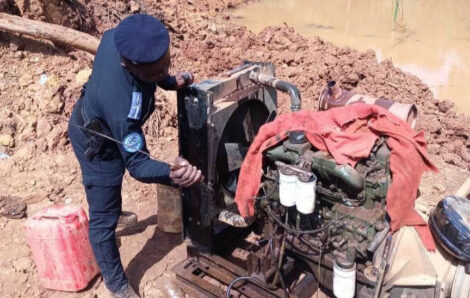 Côte d’Ivoire : les gendarmes détruisent plusieurs sites d’orpaillage illégal.