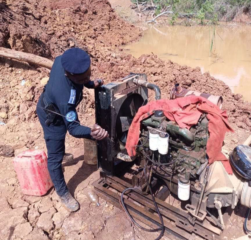 Côte d’Ivoire : les gendarmes détruisent plusieurs sites d’orpaillage illégal.