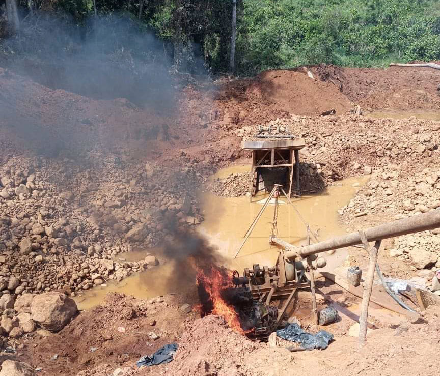 cote-d-ivoire-les-gendarmes-detruisent-plusieurs-sites-d-orpaillage-illegal_s1lyco5h0t