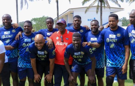 Cocody : Eric Taba communie avec les anciens footballeurs, ce qu’ils lui ont promis.