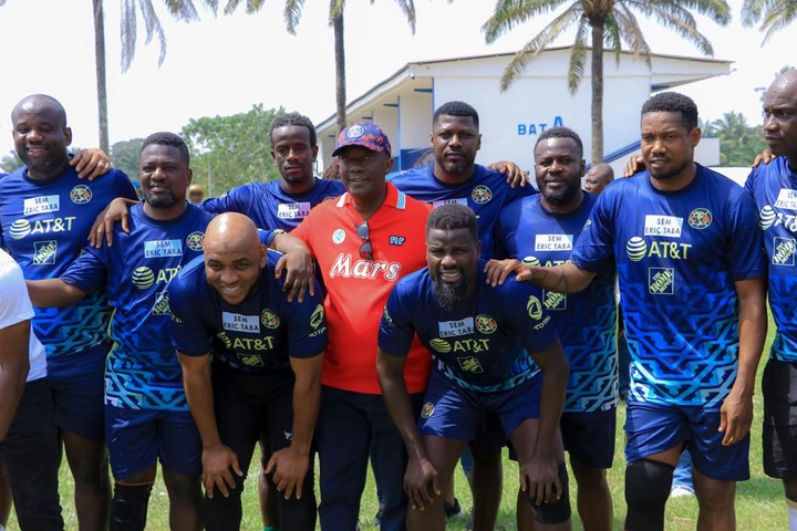 Cocody : Eric Taba communie avec les anciens footballeurs, ce qu’ils lui ont promis.