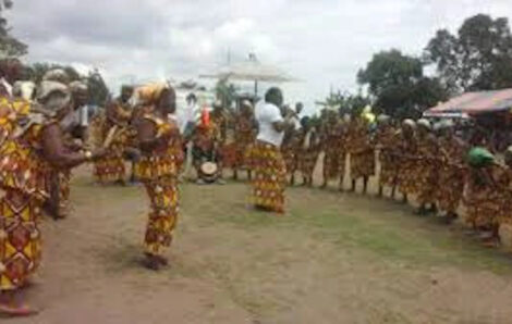 En voie de disparition en Côte d’Ivoire : un authentique carnaval voit le jour dans l’Agneby-Tiassa.