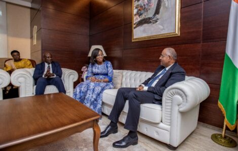 Coopération : le Premier Ministre Patrick Achi échange avec la Ministre du Plan et de la Coopération internationale de la République de Guinée.