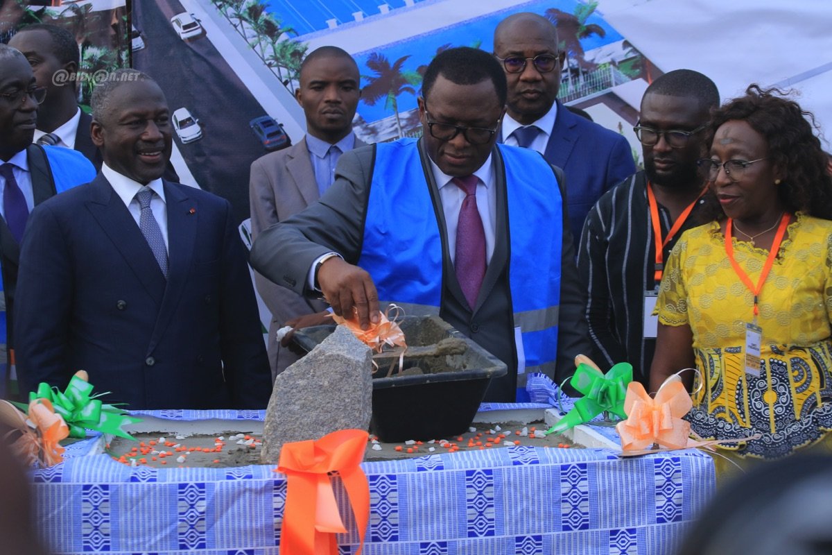 infrastructures-sportives-ceremonie-officielle-de-pose-de-la-premiere-pierr_h94uc866h9g