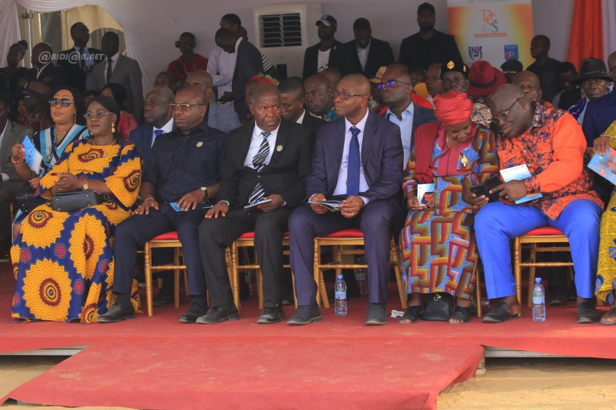 infrastructures-sportives-ceremonie-officielle-de-pose-de-la-premiere-pierr_j1kpphie4i