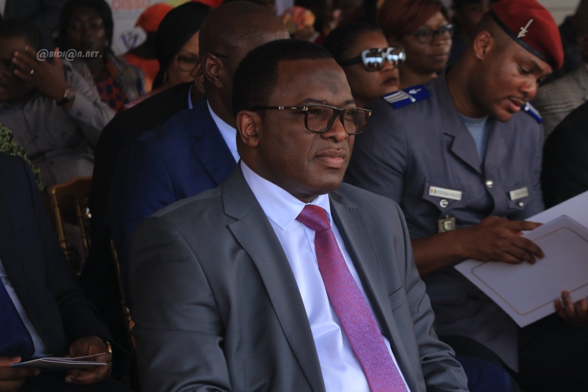 infrastructures-sportives-ceremonie-officielle-de-pose-de-la-premiere-pierr_plab45l5nqj