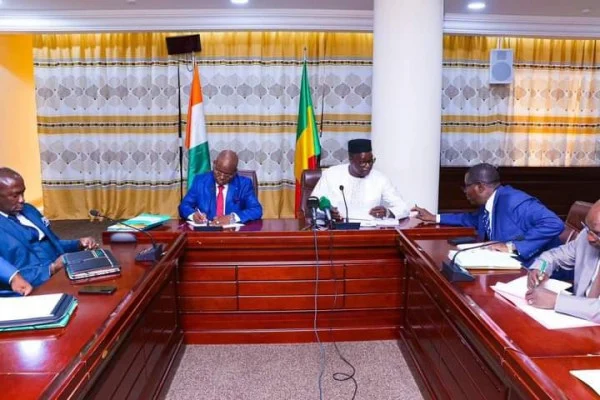 Afrique-Commission mixte de coopération : le Mali et la Côte d’Ivoire veulent renforcer leurs liens.