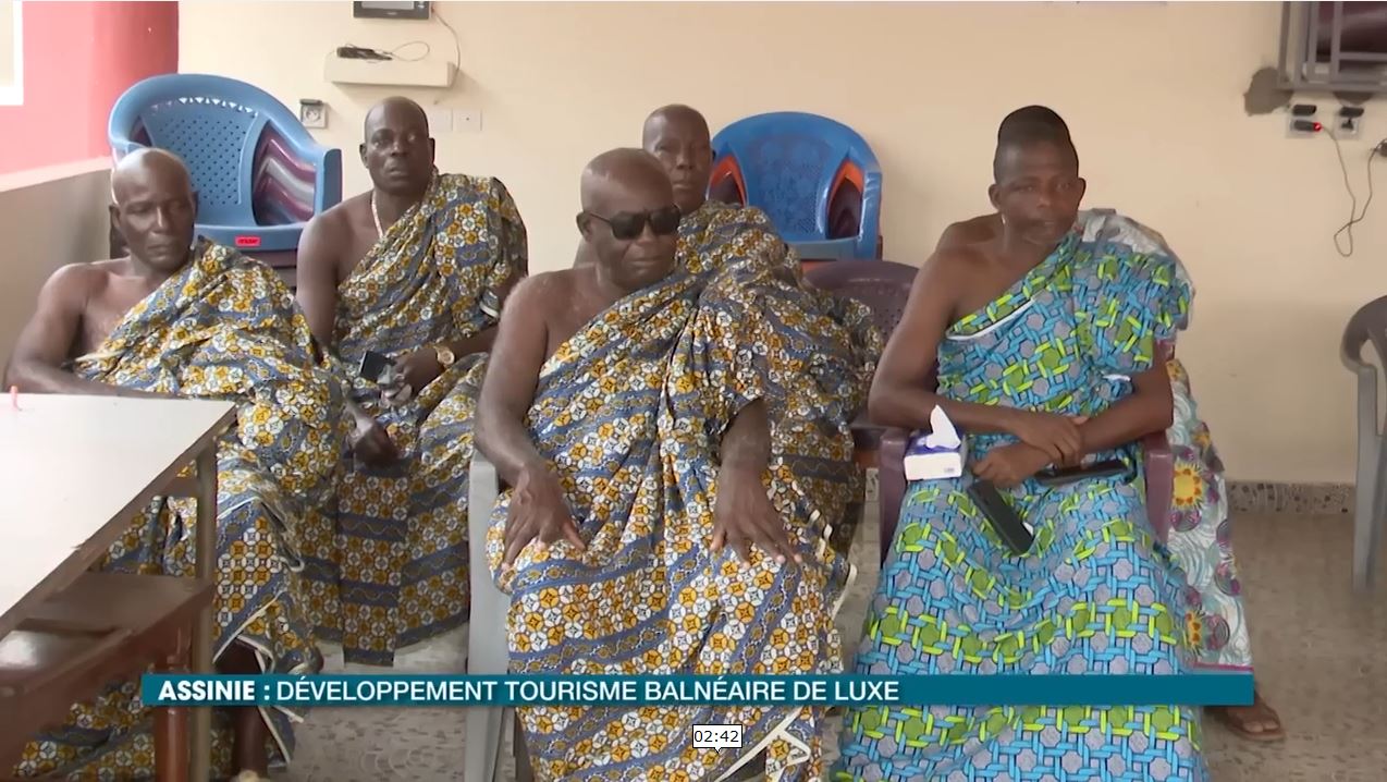 Commune_Assinie_face_developpement_de_Luxe_2023_12