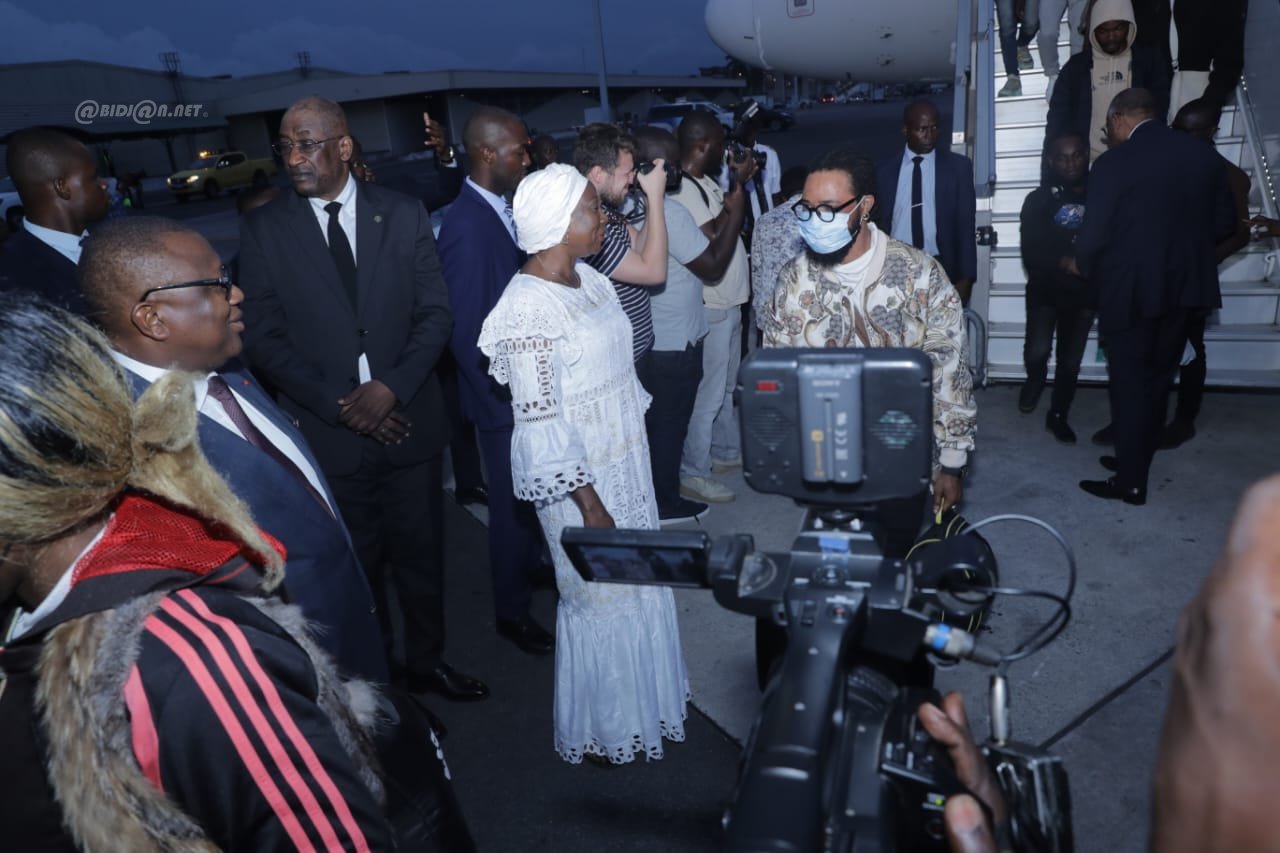 crise-raciale-arrivee-a-abidjan-d-un-premier-groupe-de-145-ivoiriens-en-pro_9n25qkm947f