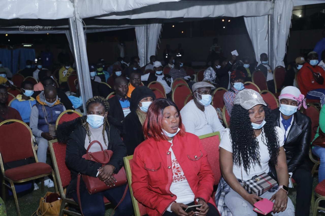 crise-raciale-arrivee-a-abidjan-d-un-premier-groupe-de-145-ivoiriens-en-pro_tv6itutsos