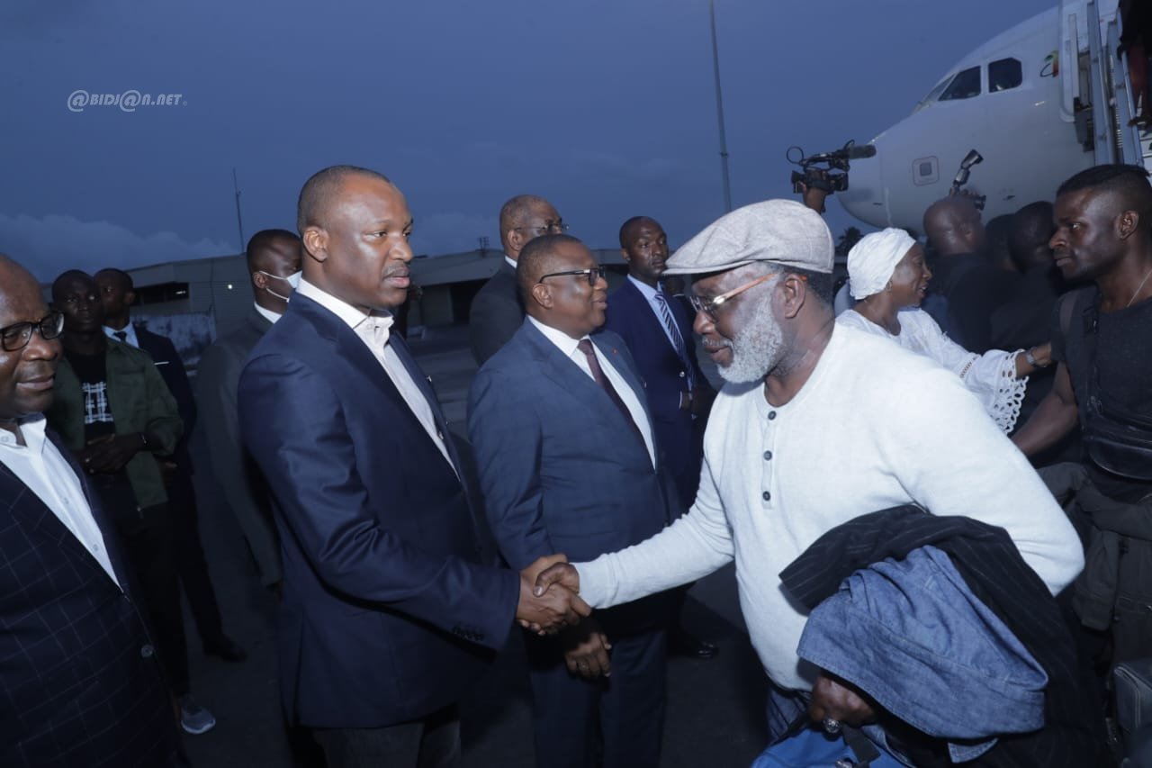 crise-raciale-arrivee-a-abidjan-d-un-premier-groupe-de-145-ivoiriens-en-pro_zqsdxlcpcy9