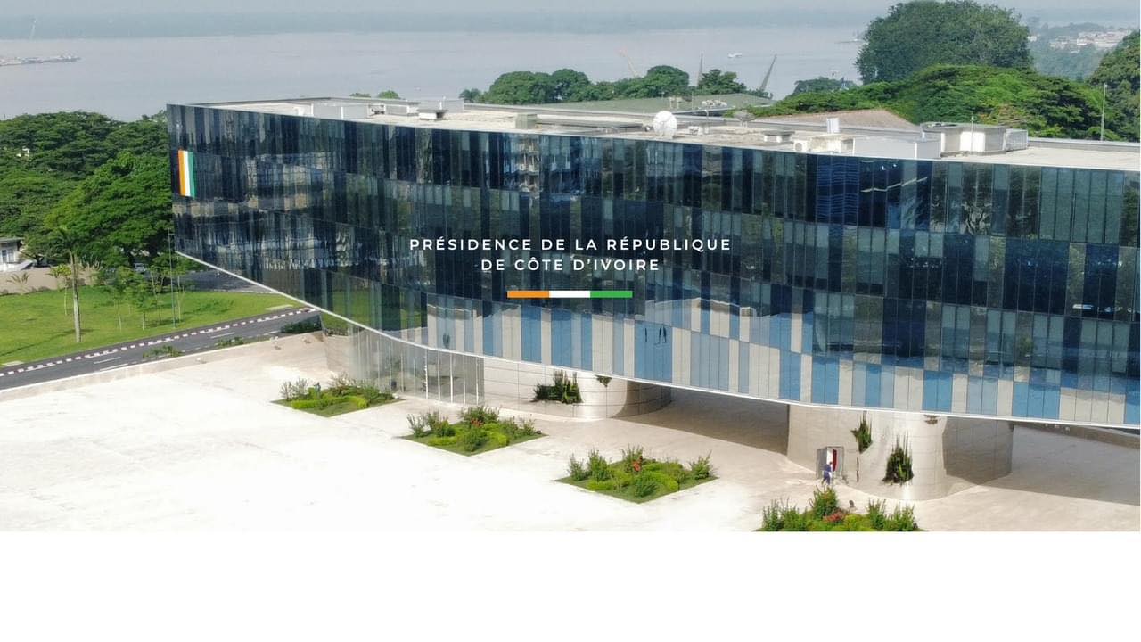 Le Président de la République, Son Excellence Monsieur Alassane OUATTARA, a quitté Abidjan, ce samedi 29 avril 2023, pour une visite d’amitié et de travail à Libreville (Gabon).