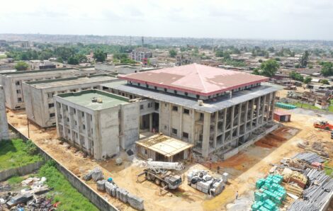 Travaux d’avancement du chantier du tribunal de première instance d’Abobo.