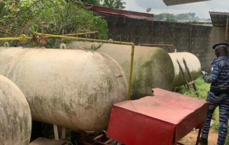 Côte d’Ivoire : Commerce de gaz domestique, une unité industrielle illégale de conditionnement démantelée à Abobo.