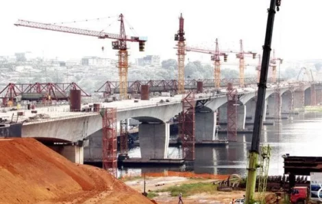 Retard de livraison 4e pont d’Abidjan : Vers le bras de fer entre la Côte-d’Ivoire et China Engineering Corporation ?.