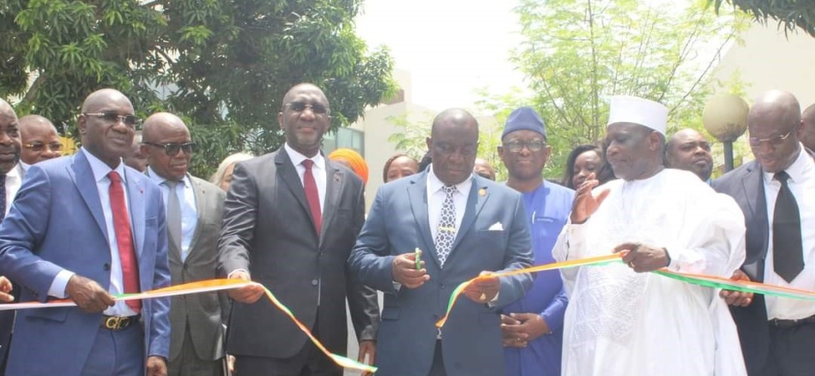 Côte d’Ivoire-AIP/SIETTA 2023 : Adjoumani met en garde les acheteurs véreux de la noix de cajou contre la baisse des prix.
