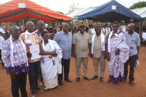 Une-photo-des-participants-a-cette-rencontre-a-Herebo-300x200