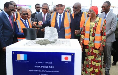 Côte d’Ivoire : le Premier ministre Patrick Achi lance les travaux de construction de trois échangeurs à Abidjan-Cocody.