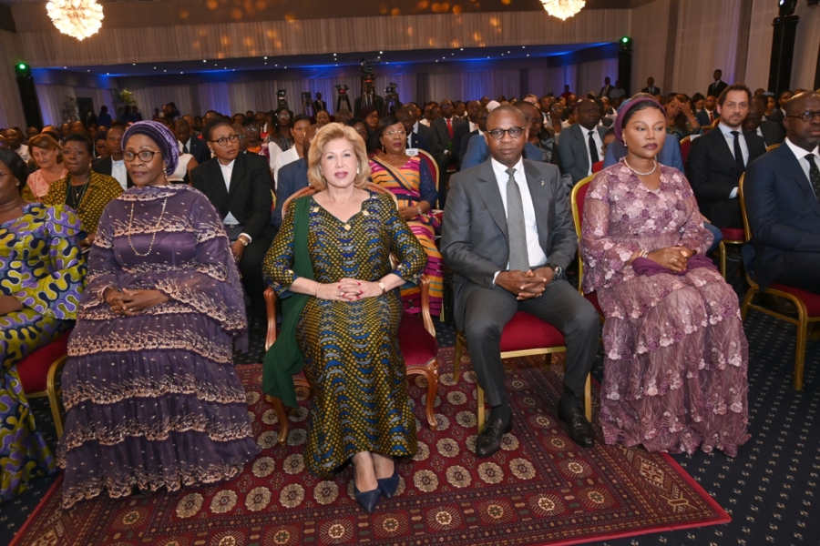 la-premiere-dame-madame-dominique-ouattara-a-pr (12)