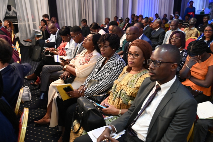 la-premiere-dame-madame-dominique-ouattara-a-pr (17)