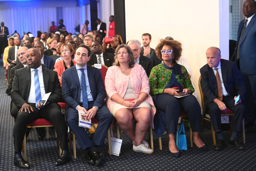 la-premiere-dame-madame-dominique-ouattara-a-pr (26)