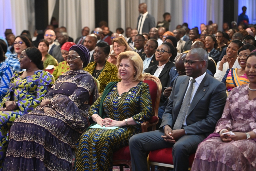 la-premiere-dame-madame-dominique-ouattara-a-pr (33)