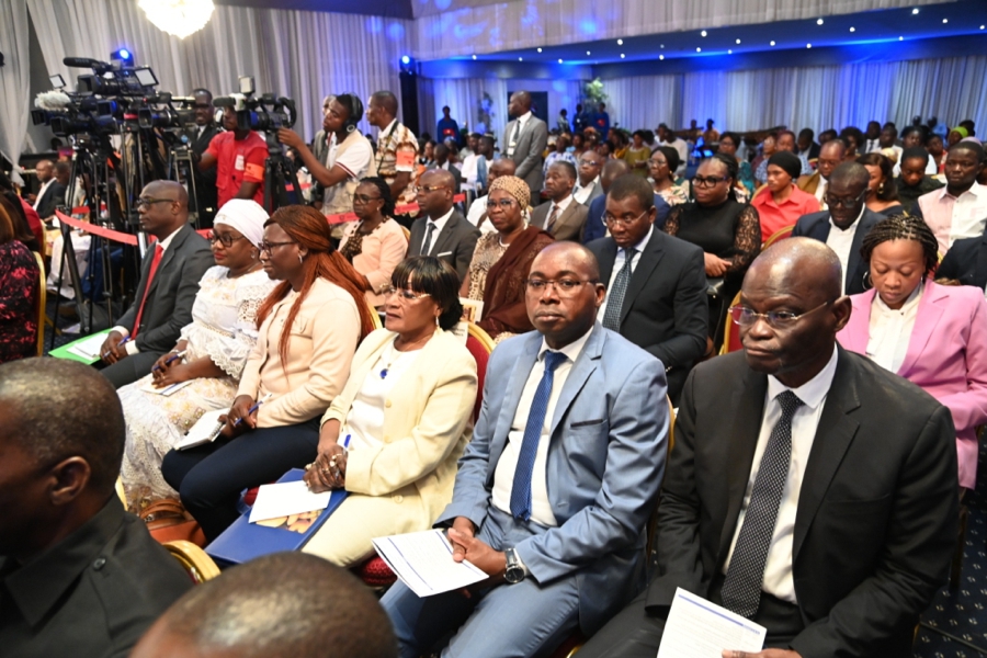 la-premiere-dame-madame-dominique-ouattara-a-pr (34)