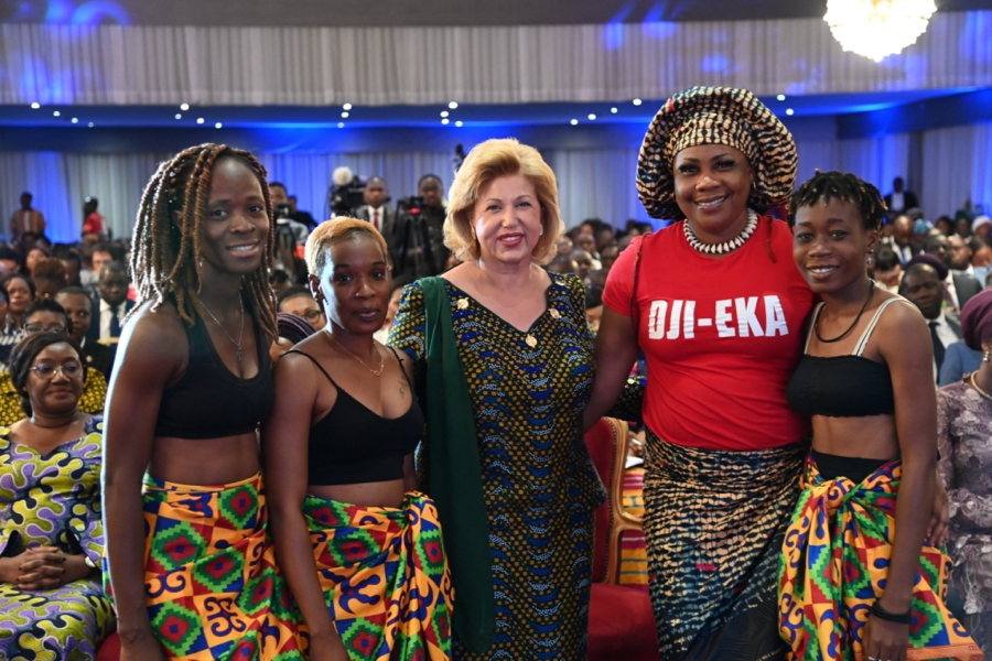 la-premiere-dame-madame-dominique-ouattara-a-pr (35)
