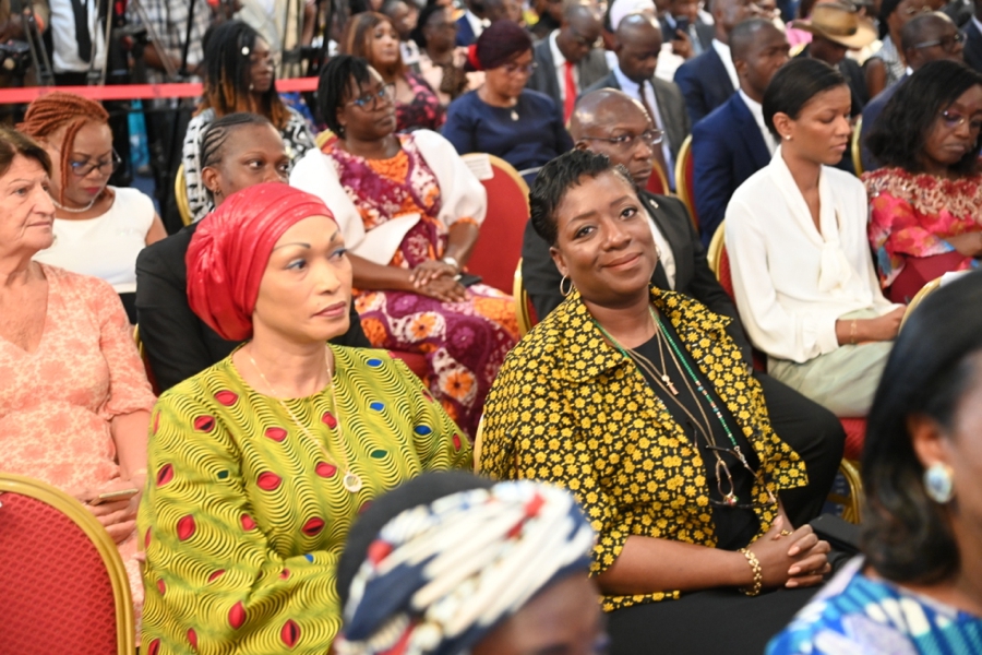 la-premiere-dame-madame-dominique-ouattara-a-pr (39)