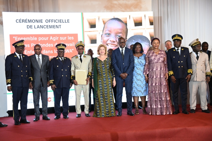 la-premiere-dame-madame-dominique-ouattara-a-pr (41)