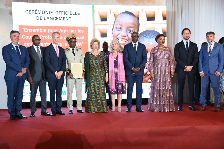 la-premiere-dame-madame-dominique-ouattara-a-pr (49)