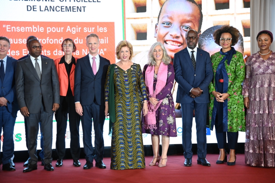 la-premiere-dame-madame-dominique-ouattara-a-pr (50)