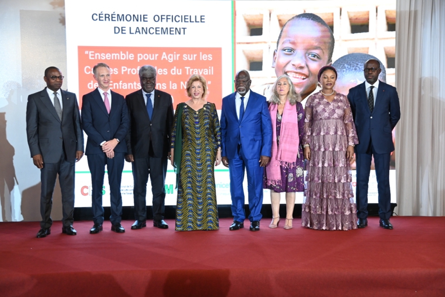 la-premiere-dame-madame-dominique-ouattara-a-pr (57)